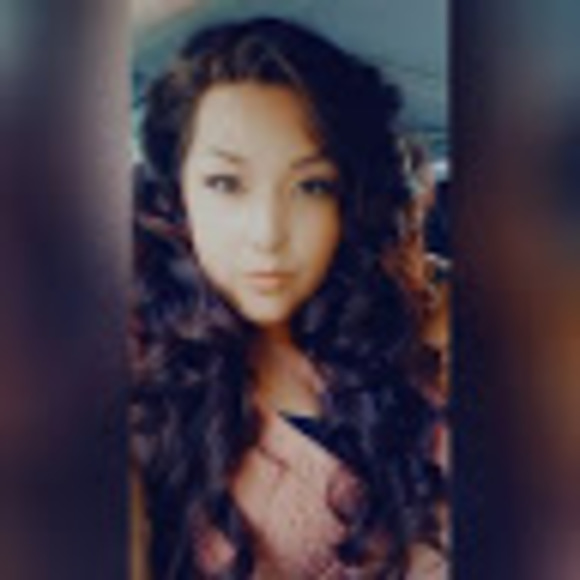 Meet your Posher, Deanna - Picture 2 of 2